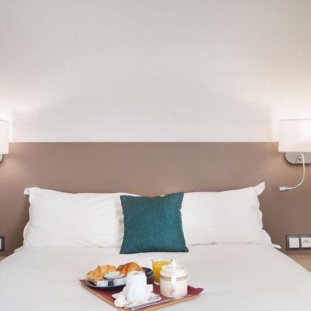 Courcelles Mederic Hotel Parijs Buitenkant foto