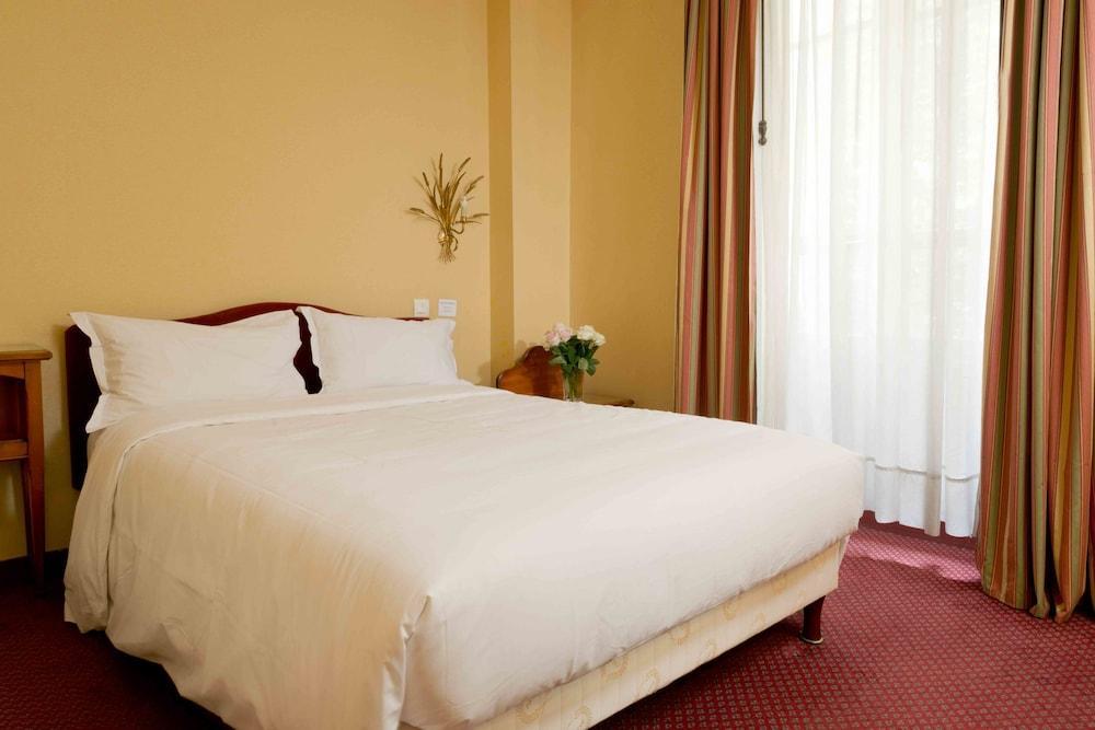 Courcelles Mederic Hotel Parijs Buitenkant foto